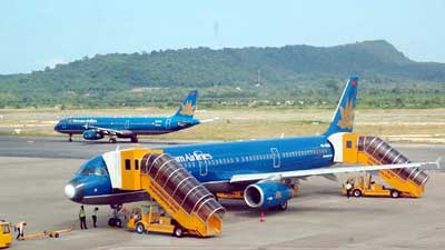 Vietnam Airlines launches new routes to Singapore, Cambodia
