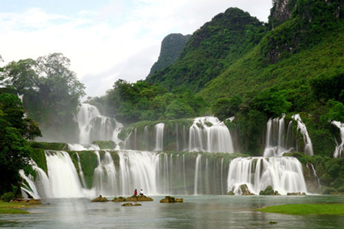 Diversifying tourism services in Ban Gioc Waterfall (Cao Bang Province)