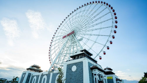 World’s fourth largest ferris wheel debuts in Danang