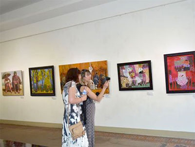 Russian artists come to show 76 paintings