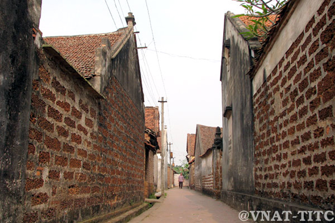 Ha Noi to repair 10 antique houses in Duong Lam Village
