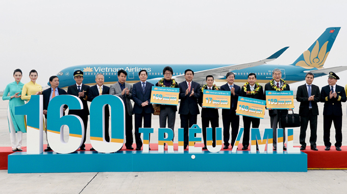 Viet Nam Airlines welcomes 160 millionth passenger