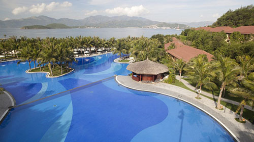 Vietnamese resort among world’s top luxurious overwater bungalows