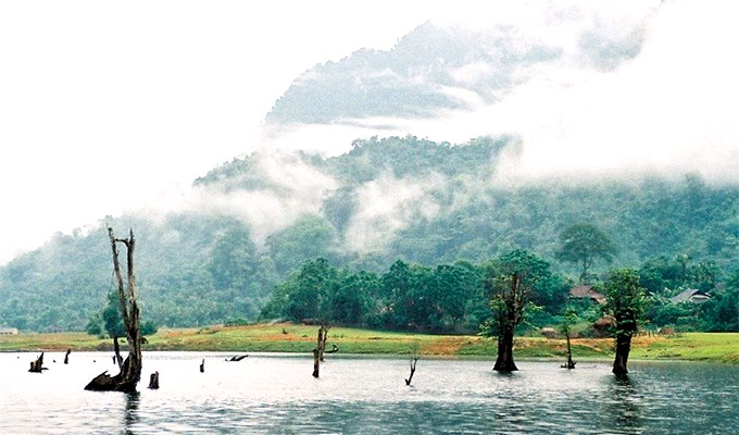 Charming beauty of Noong Lake in Ha Giang 