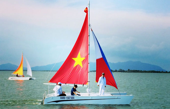 Quang Binh holds first ever sailboat performance