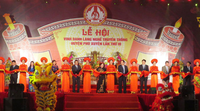 Khai mạc lễ hội vinh danh làng nghề truyền thống Phú Xuyên 2017