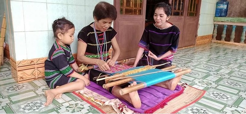 Vietnam announces 10 more national intangible cultural heritages