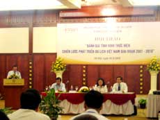 Seminar on evaluating implementation of strategy on Vietnam tourism development in the period 2001 â€“ 2010