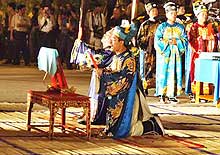 Revival of royal ceremony attracts large crowds of spectators 