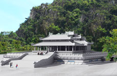 Countryâ€™s first jade pagoda to be built
