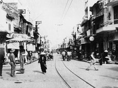 Photo exhibition reveals old Hanoi 