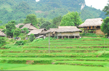Exploring Muong people's culture identity in Giang Mo community-based tourism village