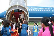 Vietnam Airlines releases schedule for lunar new year festival 2013 