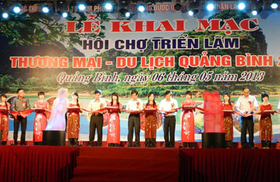 Quang Binh hosts 2013 trade and tourism fair