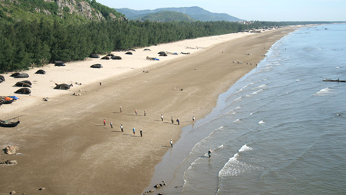 Peaceful Hai Hoa Beach