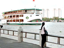 Saigontourist khai thác khách du lịch đường sông