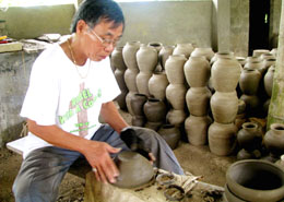 Làng nghề thủ công Thừa Thiên-Huế thu hút khách 