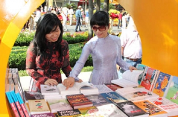 TP. Hồ Chí Minh tổ chức Lễ hội “Đường sách Tết Quý Tỵ 2013”