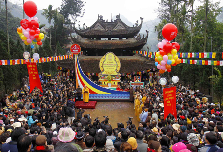 “Nét đẹp truyền thống văn hóa Việt” là chủ đề lễ hội chùa Hương năm nay 
