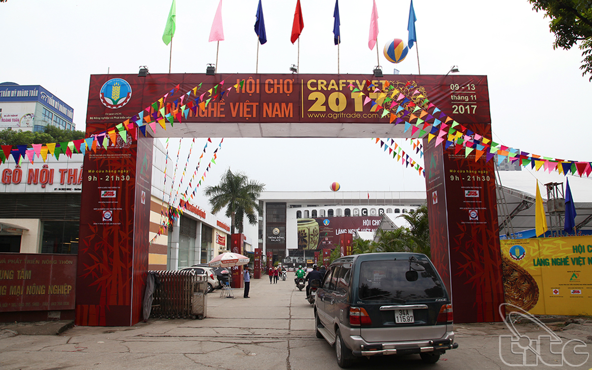 Cổng vào Hội chợ Làng nghề Việt Nam 2017 (CraftViet 2017)
