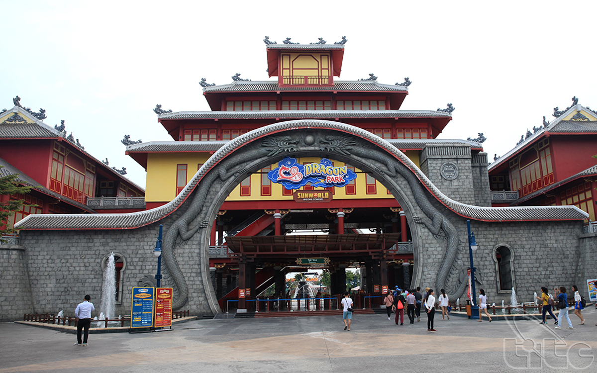 The entrance of Dragon Park