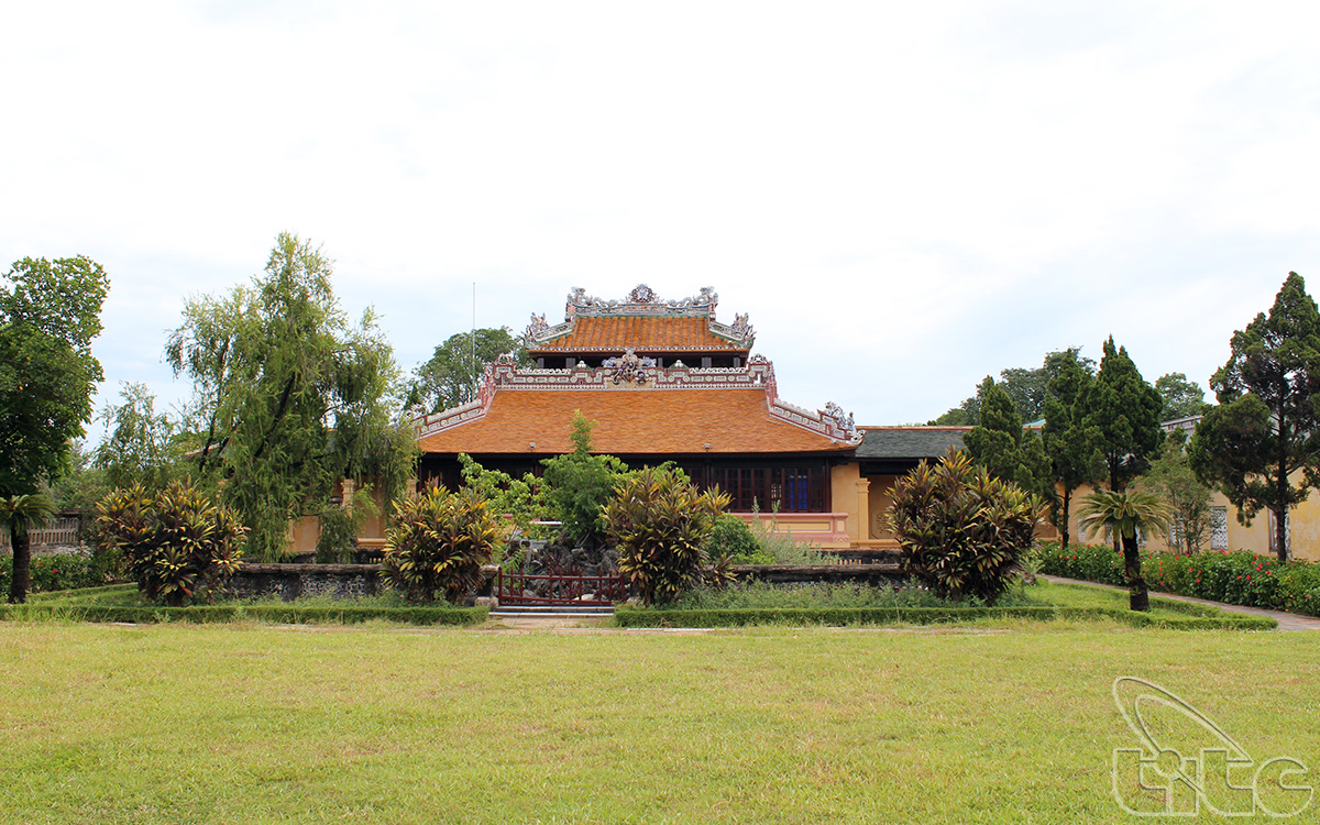 Thai Binh Lau (Royal Library)