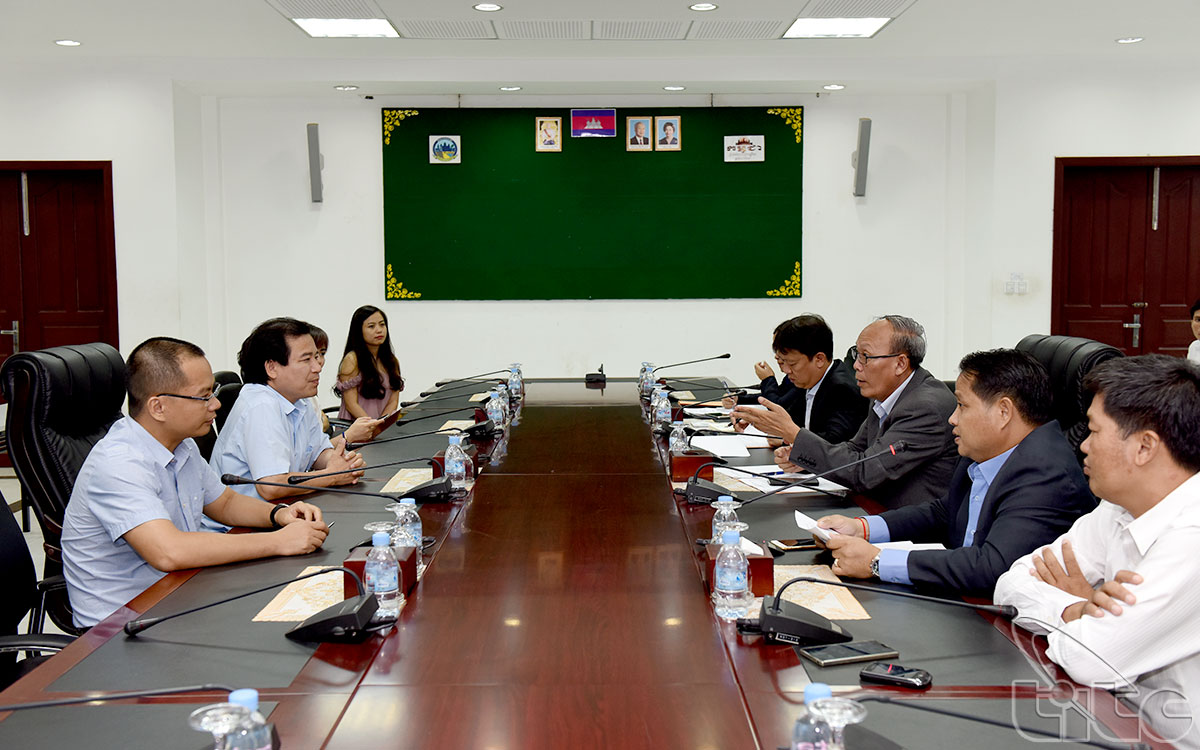 Viet Nam National Administration of Tourism (VNAT) works with Cambodia Ministry of Tourism